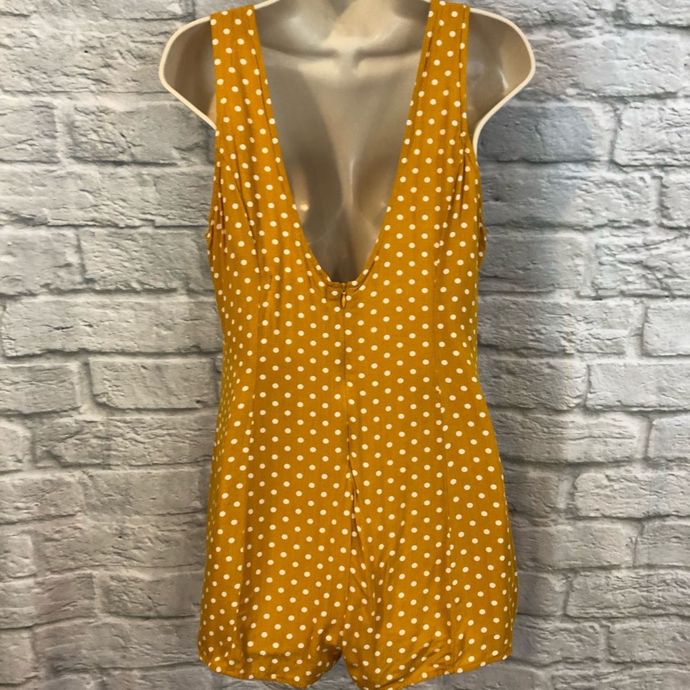 Nectar Clothing Polkadot Sleeveless Bow Romper - Picture 4 of 8